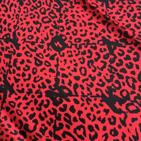 DKNY huge polyester scarf. - Picture 4 of 6
